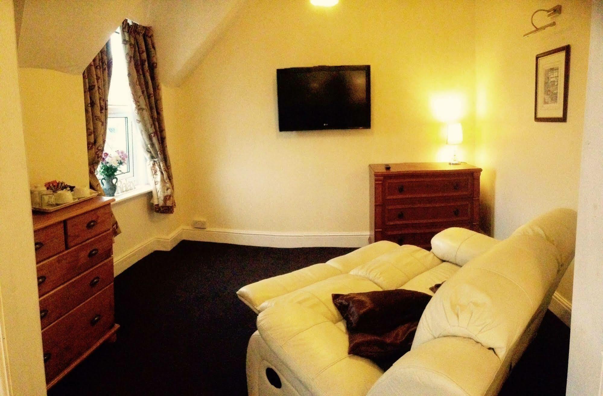 Clifton Villa Guest House Llandudno Exterior foto
